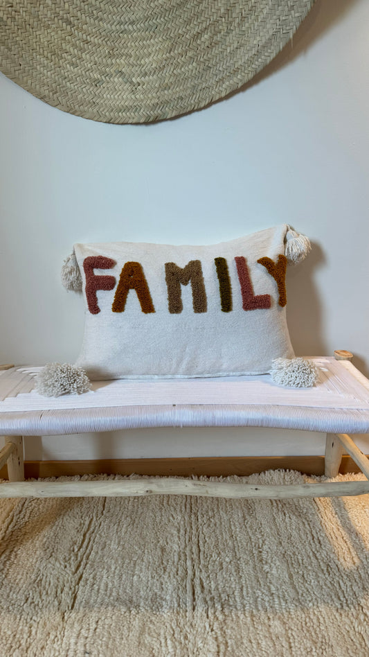 Housse de coussin brodé FAMILY