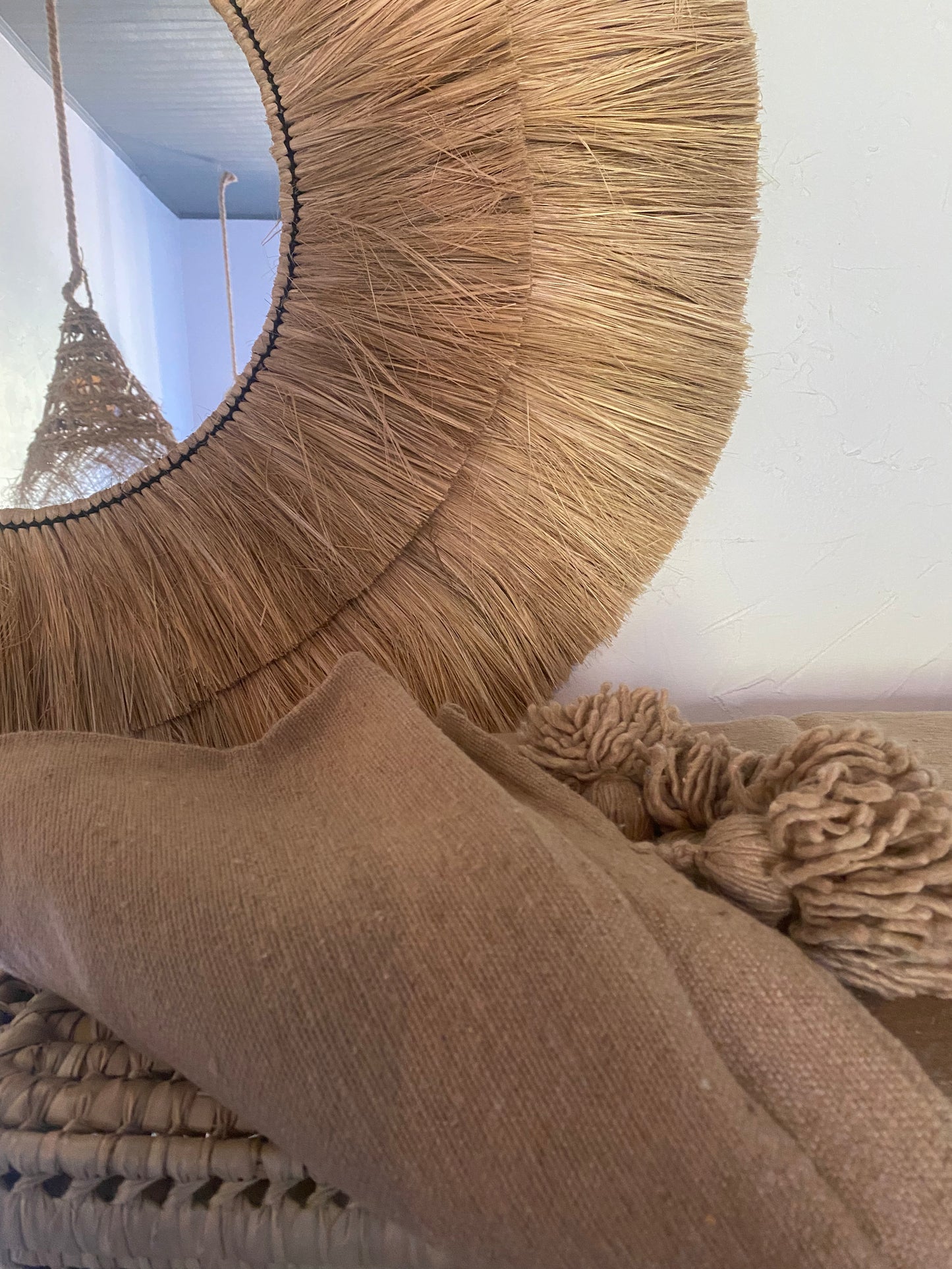 Plaid chocolat avec pompons en coton